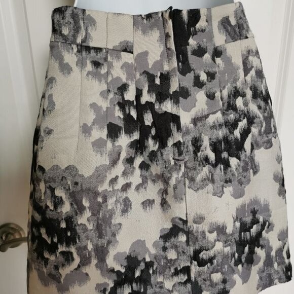 Girl's H&m brocade skirt black grey cream abstract - Picture 7 of 7